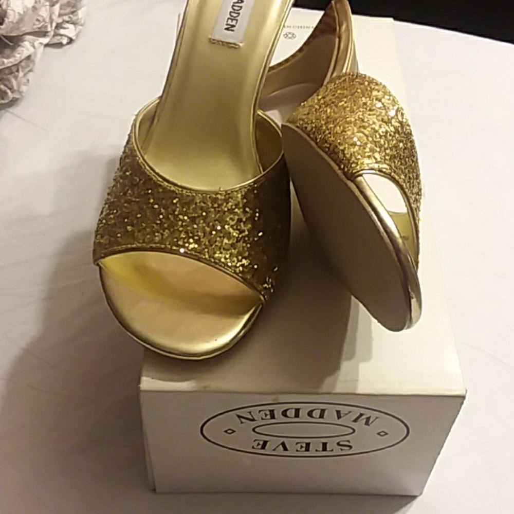 Steven Madden Shoes/7.5 NWOT